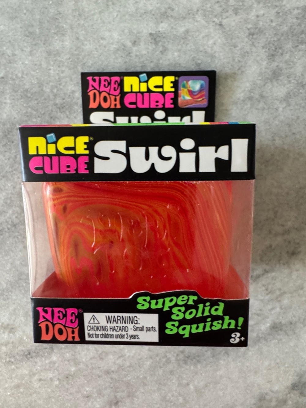 Nice Cube Swirl Red Super Solid Squish